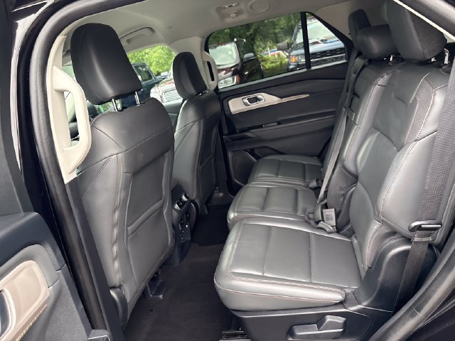 Used 2025 Ford Explorer Active w/ Active Comfort Package AWD/4WD image 19