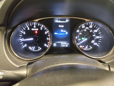 Used 2015 Nissan Rogue S FWD image 23
