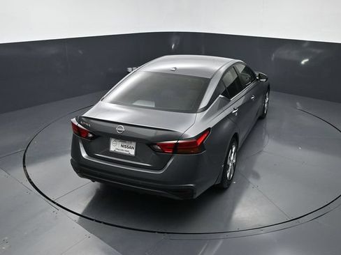 Used 2025 Nissan Altima 2.5 S FWD image 27
