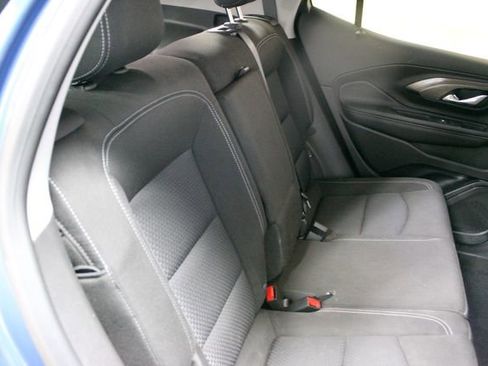 Used 2024 GMC Terrain SLE w/ Driver Convenience Package FWD image 9
