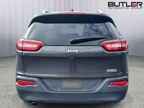 Used 2016 Jeep Cherokee Latitude FWD image 4