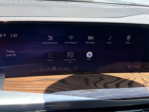 New 2026 Cadillac Escalade Platinum Sport AWD/4WD image 24