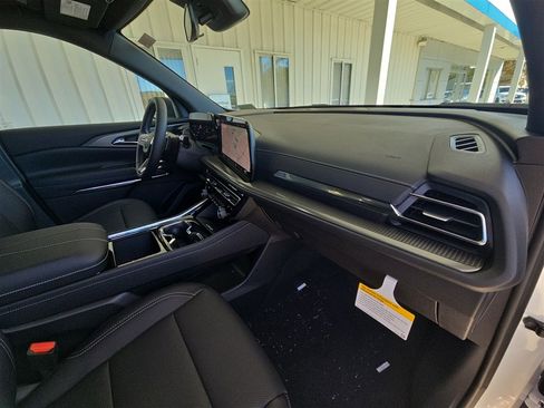 New 2026 Chevrolet Traverse LT image 28