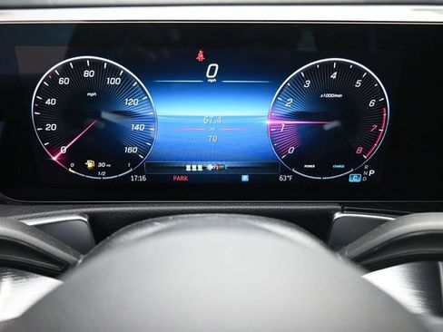 New 2026 Mercedes-Benz GLB 250 image 10