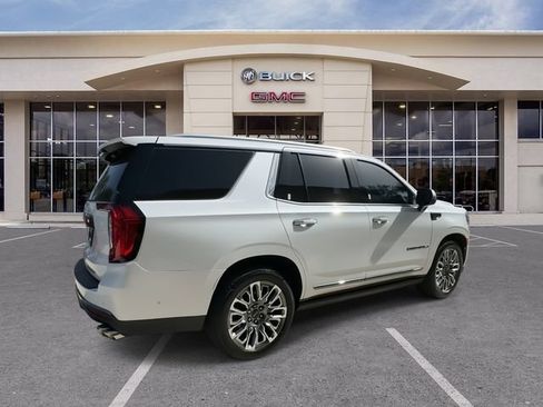 Used 2023 GMC Yukon Denali Ultimate AWD/4WD image 15