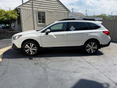 Used 2018 Subaru Outback 2.5i Limited AWD/4WD image 12