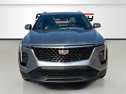 Used 2024 Cadillac XT4 Luxury FWD image 2