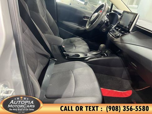 Used 2020 Toyota Corolla LE FWD image 12