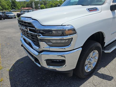 Used 2026 RAM 2500 Big Horn AWD/4WD image 9