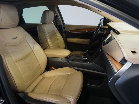 Used 2019 Cadillac XT5 Platinum AWD/4WD image 27