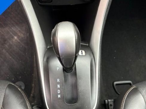 Used 2020 Chevrolet Trax LT w/ LT Convenience Package AWD/4WD image 21