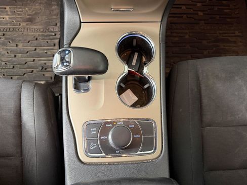 Used 2014 Jeep Grand Cherokee Laredo w/ All Weather Capability Group image 23