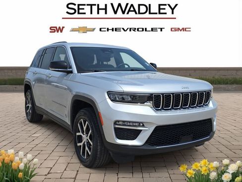 Used 2024 Jeep Grand Cherokee Limited AWD/4WD image 1