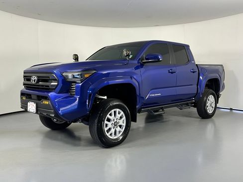 Used 2024 Toyota Tacoma SR5 AWD/4WD image 3