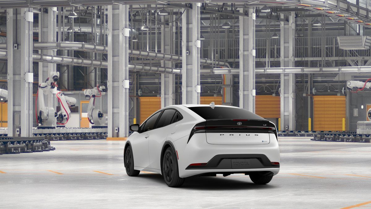 New 2027 Toyota Prius LE FWD image 9