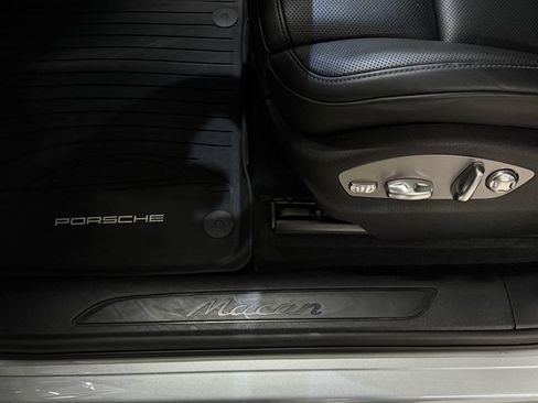 Certified 2026 Porsche Macan AWD/4WD image 31
