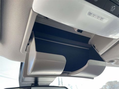 Used 2024 Nissan Altima 2.5 SR image 29