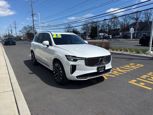 Used 2025 Volvo XC90 B6 Plus image 6