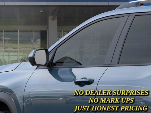 New 2026 Chevrolet Equinox LT w/ Safety and Technology Package FWD image 12