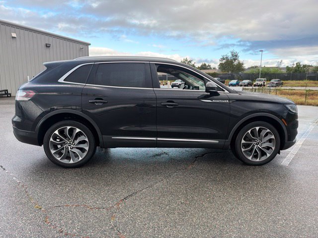 Used 2022 Lincoln Nautilus Reserve w/ Equipment Group 201A FWD image 2