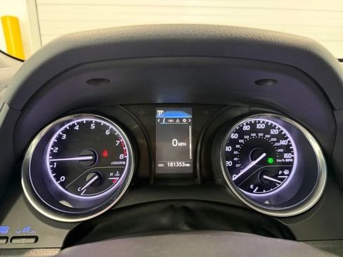 Used 2020 Toyota Camry SE FWD image 14