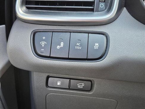 Used 2017 Kia Sorento SX image 7