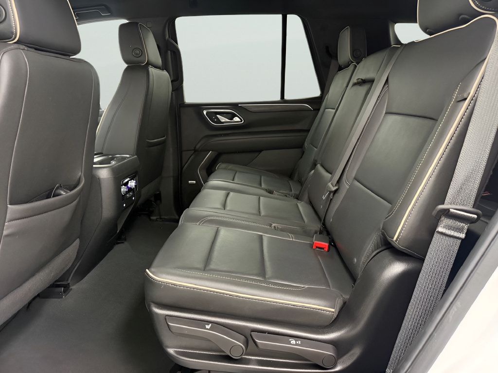 Used 2024 GMC Yukon SLT AWD/4WD image 15