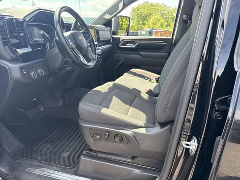 Used 2025 Chevrolet Silverado 2500 LT w/ Convenience Package AWD/4WD image 25