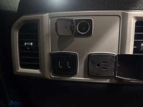 Used 2020 Ford F150 Lariat image 13