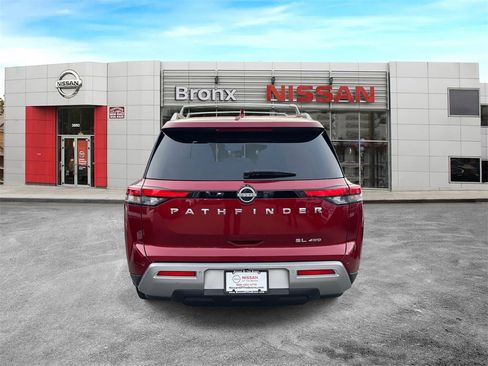 Used 2022 Nissan Pathfinder SL image 6