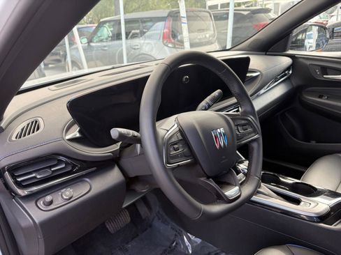 Used 2025 Buick Envista Sport Touring FWD image 33