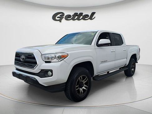 Certified 2016 Toyota Tacoma SR5 w/ Towing Package image 2
