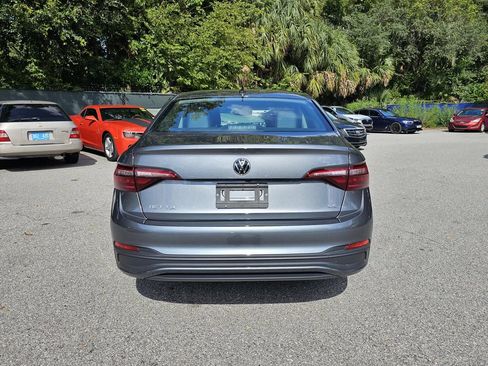 Used 2022 Volkswagen Jetta SE FWD image 4