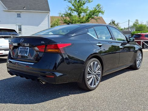 Certified 2023 Nissan Altima 2.5 SL FWD image 6