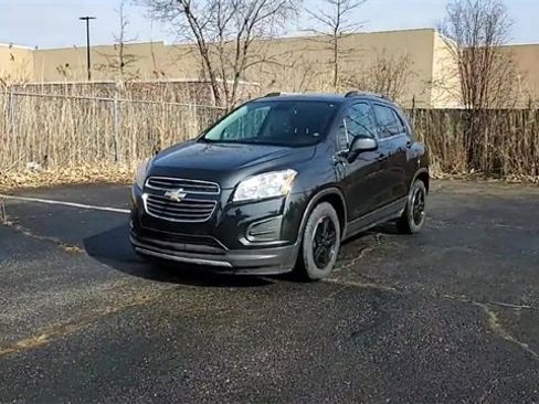 Certified 2016 Chevrolet Trax LT w/ LT Convenience Package image 3