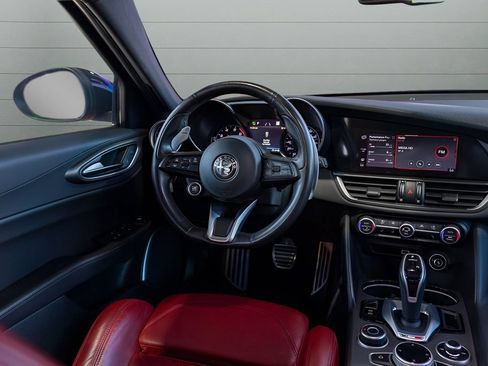Used 2022 Alfa Romeo Giulia Veloce RWD image 27