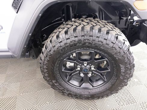 Used 2024 Jeep Wrangler Unlimited image 49