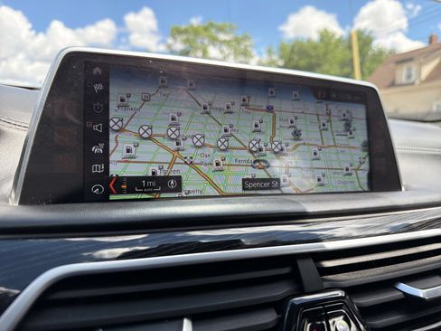 Used 2019 BMW 750i xDrive AWD/4WD image 32