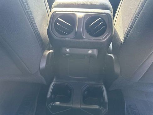 Used 2022 Jeep Gladiator Sport AWD/4WD image 13