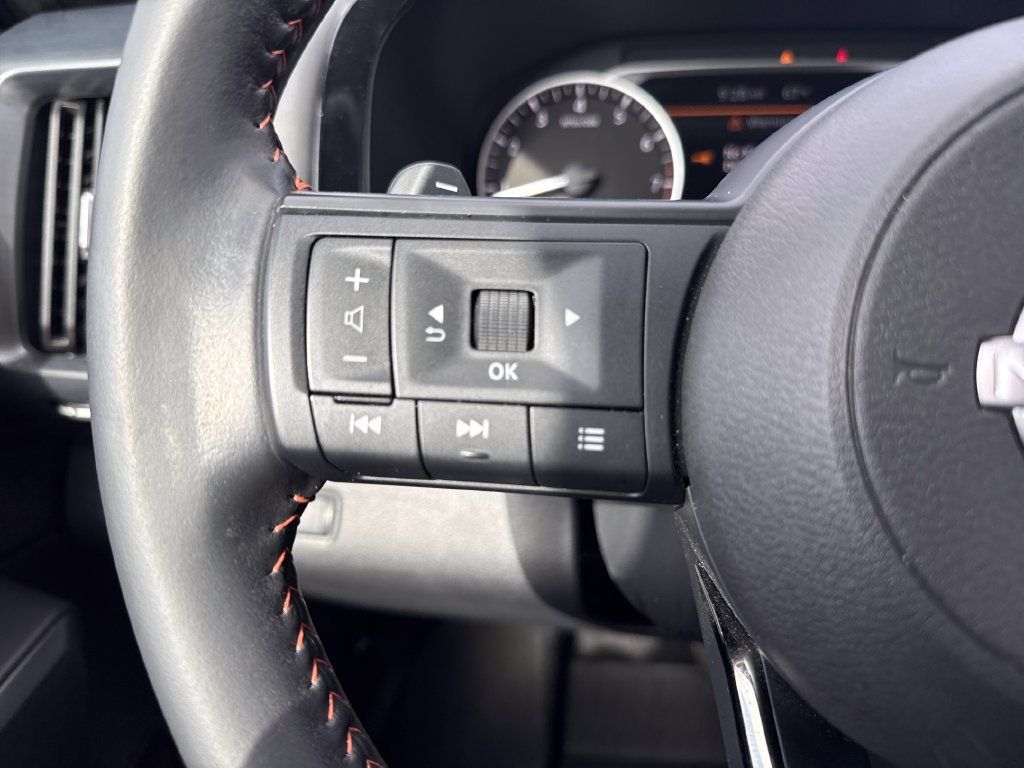 Used 2025 Nissan Pathfinder Rock Creek AWD/4WD image 16