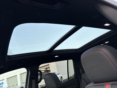 Used 2026 Chevrolet Traverse RS w/ LPO, Floor Liner Package FWD image 19