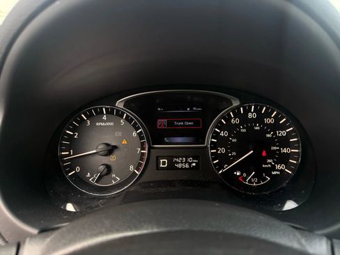 Used 2015 Nissan Altima 2.5 SV w/ Convenience Package image 12