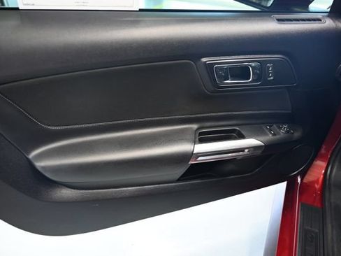 Used 2015 Ford Mustang GT RWD image 25