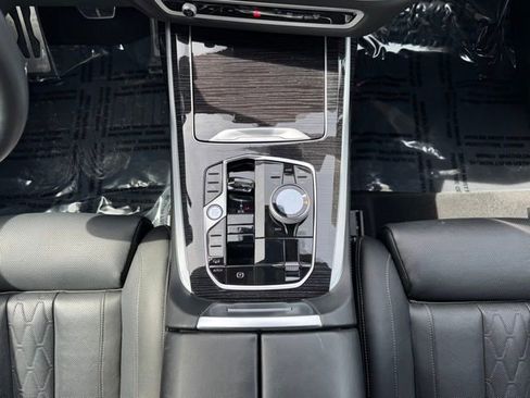 Certified 2025 BMW X7 M60i AWD/4WD image 26