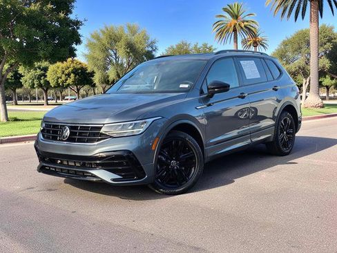Used 2022 Volkswagen Tiguan SE R-Line FWD image 2