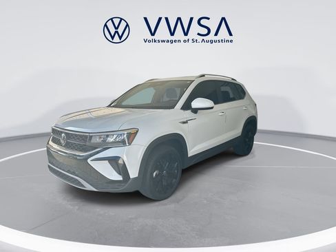 Certified 2023 Volkswagen Taos SE FWD image 4