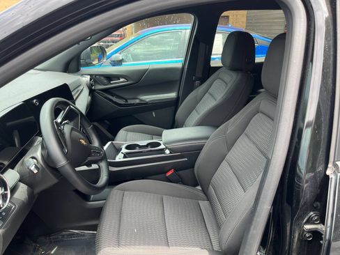 Used 2025 Chevrolet Equinox LT FWD image 28