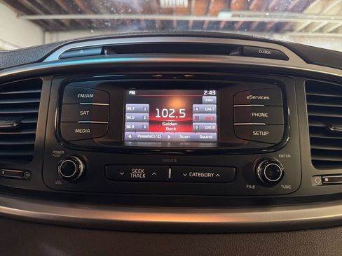 Used 2016 Kia Sorento AWD w/ LX Convenience Package image 17