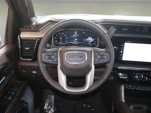 Used 2024 GMC Sierra 3500 Denali w/ Denali Reserve Package AWD/4WD image 14
