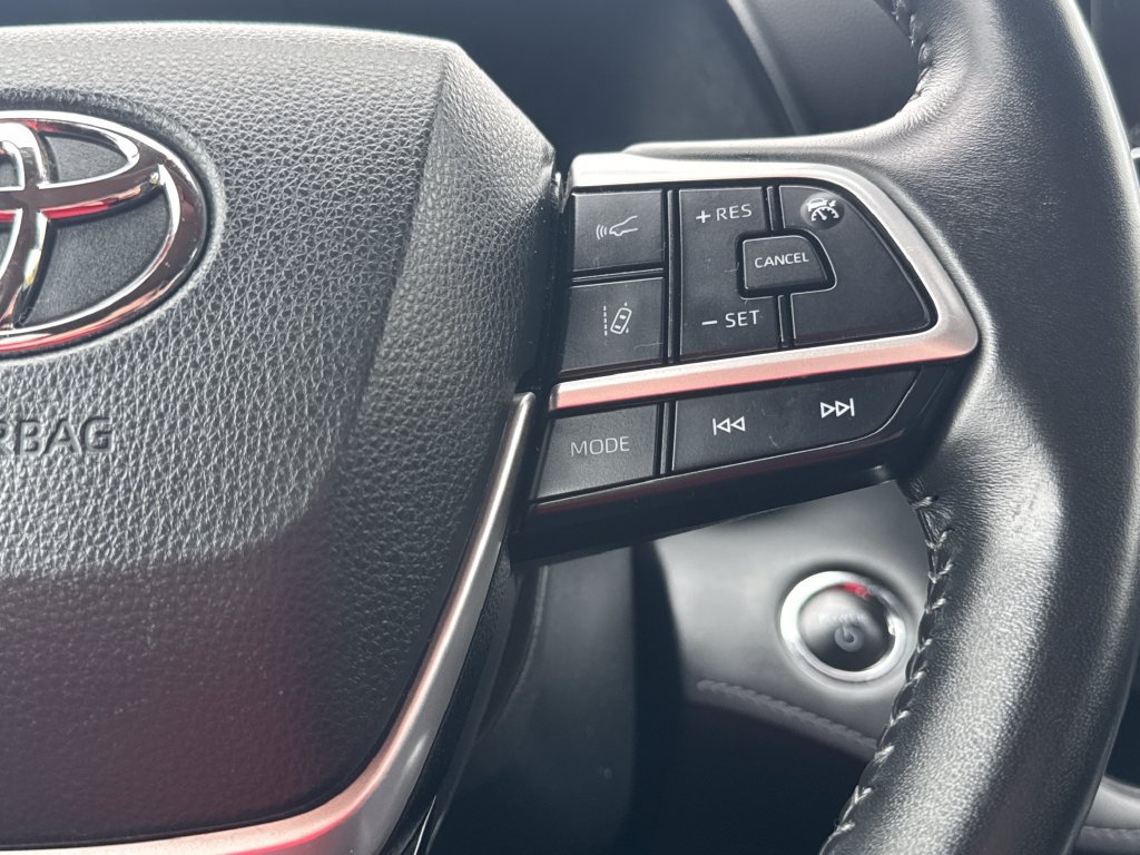 Used 2023 Toyota Highlander LE FWD image 22